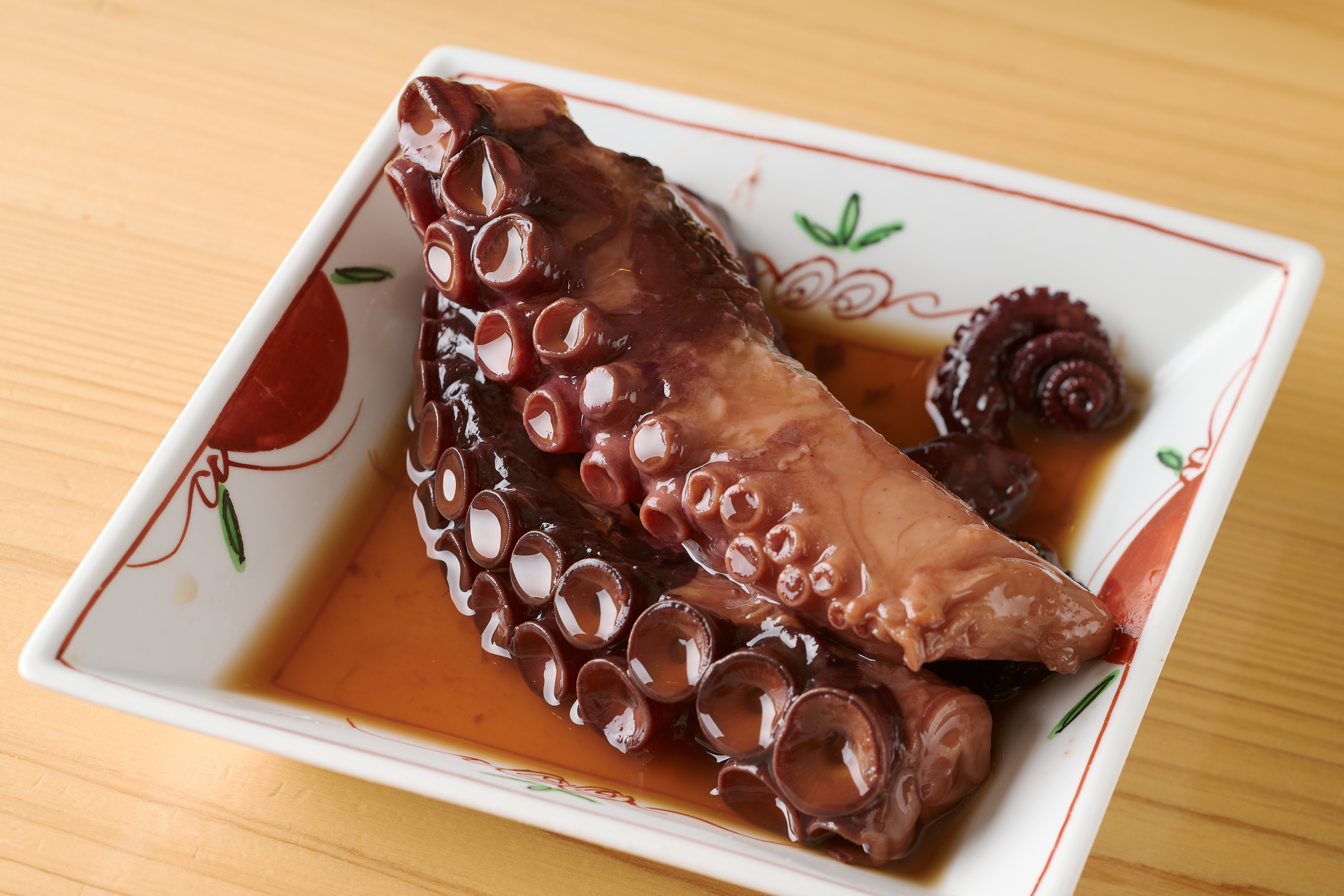 店主厳選の旬食材を使用した四季折々の逸品料理